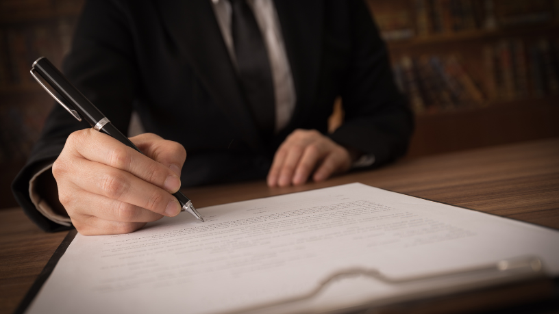 Descubra com Dr. Christian Zini Amorim como o domínio legal ajuda empresários a tomar decisões mais seguras e lucrativas.








